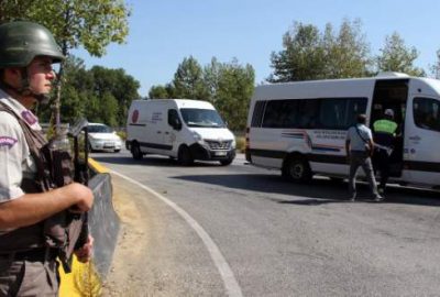 Giriş çıkışlar tutuldu! İlçede tüm araçlar durduruluyor