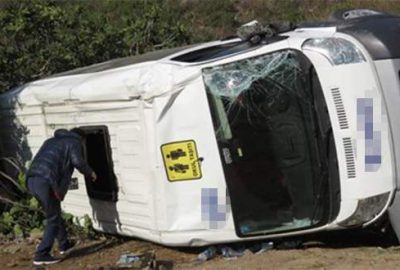 Okul servisi devrildi: 5 yaralı