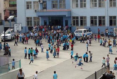 Bu kadarına da pes! İlkokul öğrencisinin çantasından tabanca çıktı