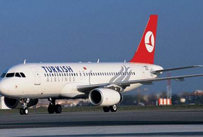 THY uçağı kuş sürüsüne girdi