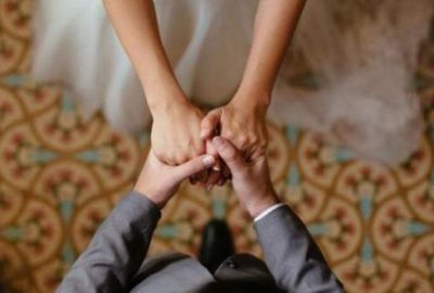 Pek çok bekâr insan, evlenen arkadaşlarının ne kadar katlanılmaz ve