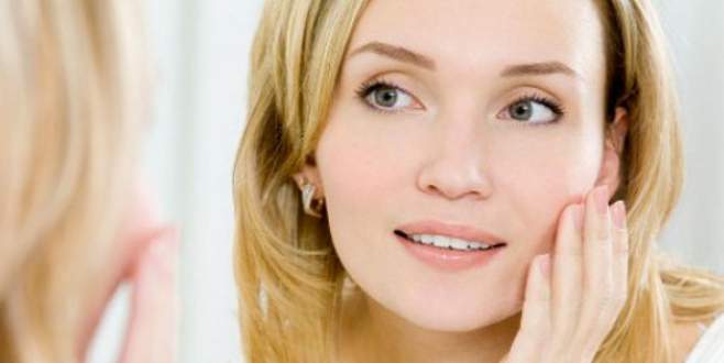 Kırışıklıkları yumuşatacak ve cildinizin parlamasını sağlayacak muhteşem tarif!