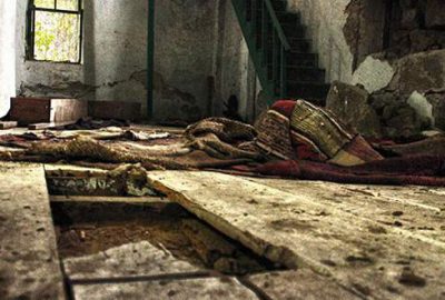 Defineciler 100 yıllık tarihi camiyi talan etti