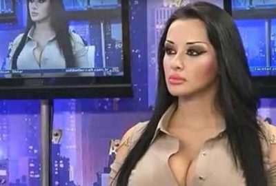 Kediciğe yabancı basından destek: Diren gömlek dekoltesi!