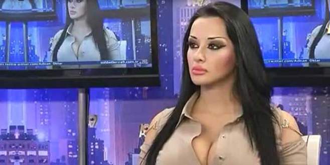 Kediciğe yabancı basından destek: Diren gömlek dekoltesi!