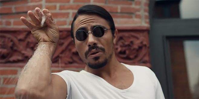 Nusret, Google Pixel 2’nin reklamında Nusret, Google Pixel 2’nin reklamında