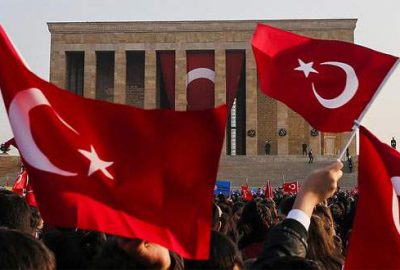 Anıtkabir vatandaşların akınına uğradı