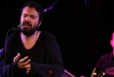 Halil Sezai konserinde şok! Bıçaklayıp kaçtı…