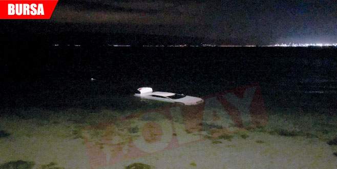 Otomobil denize uçtu