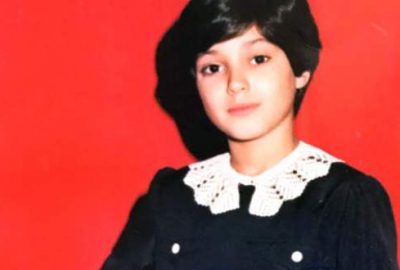 Siyah önlüklü bu çocuğu şimdilerde bütün Türkiye tanıyor