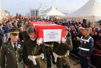 Şehitlere gözyaşlarıyla veda