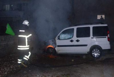 Bursa’da park halindeki araçta yangın