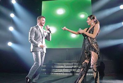 Sevgilisiyle düet yaptı