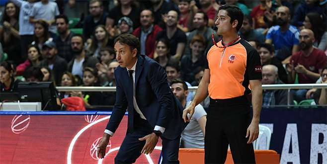 Basketbolu yaşamalıyız