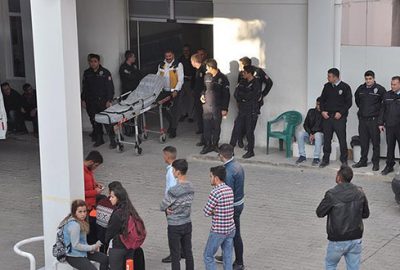 Okul önünde kavga: 1 ölü, 2 yaralı