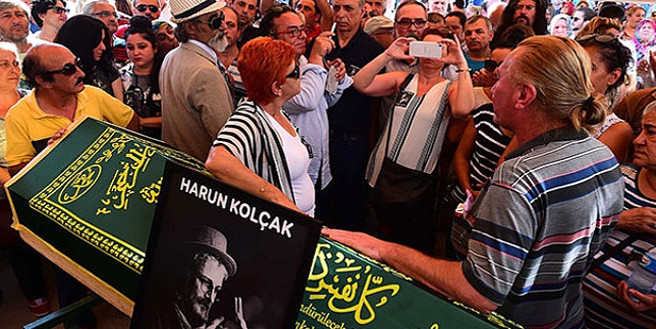 Oğlunun cenazesinde gördüğü rezilliği anlattı: Oradan kaçtım