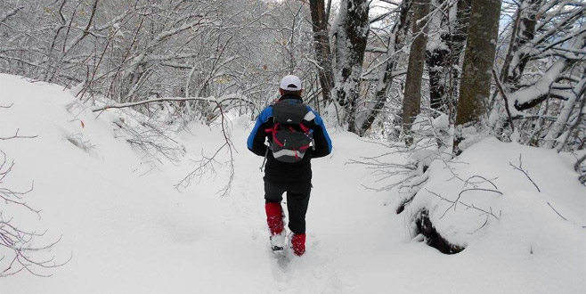 Beyazlara bürünen Uludağ’ın tadını onlar çıkardı