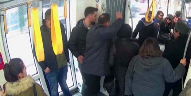 Tramvaydaki sosyal deney kontrolden çıkınca…