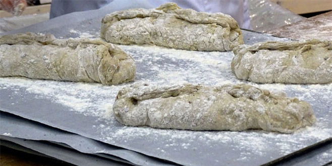 Böcekli ekmek Böcekli ekmek