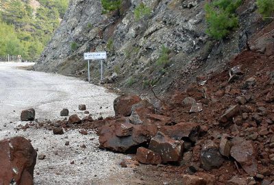 Muğla’da depremden etkilenen köyde çadır kuruldu