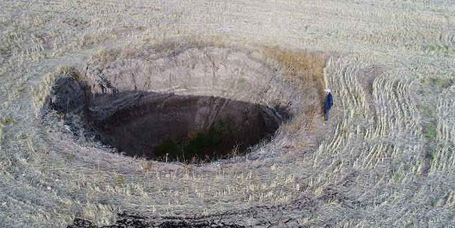 Korku içindeki köy taşınmayı bekliyor