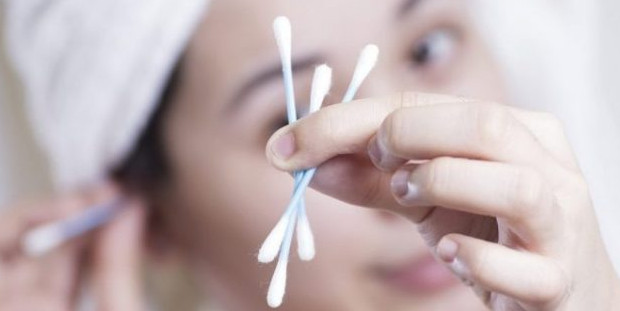 Kulak temizleme çubuğunun yol açabileceği 5 tehlike! Kulak temizleme çubuğunun yol açabileceği 5 tehlike!