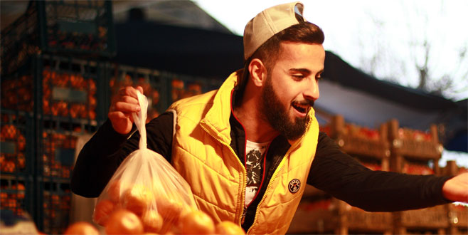 Bursalı fenomen pazarcıya Murat Boz’dan destek