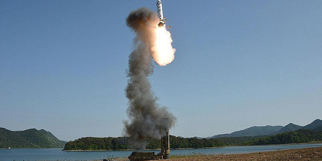 Kuzey Kore ‘kıtalararası balistik füze’ denedi