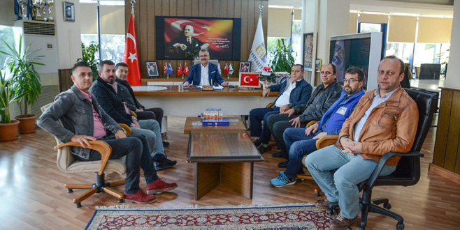 Karacabey Bal-Göç Derneği’nden Özkan’a ziyaret Karacabey Bal-Göç Derneği’nden Özkan’a ziyaret