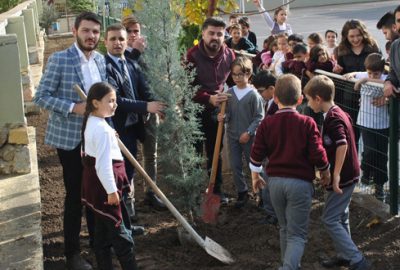 Şehit öğretmenler için fidan diktiler