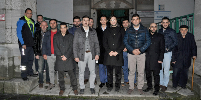 Karacabeyli gençler sabah namazında buluştu