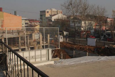 Bursa’da okulun duvarı çöktü