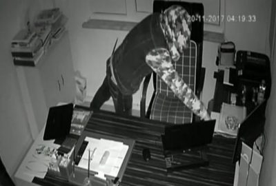 Bursa’da saniye saniye hırsızlık anı