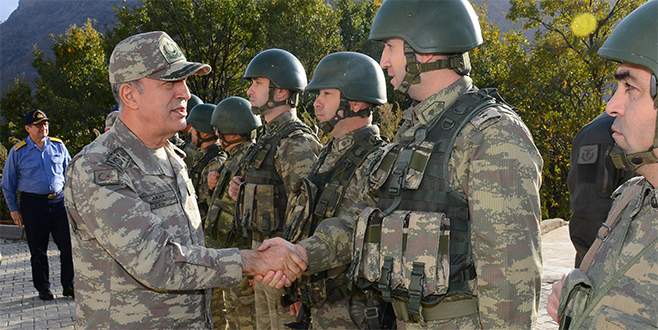 Komutanlardan ‘sınırın sıfır noktası’nda inceleme
