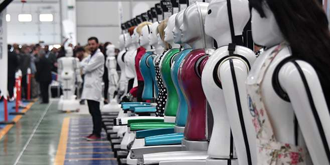 Türkiye’nin ilk insansı robot fabrikası açıldı