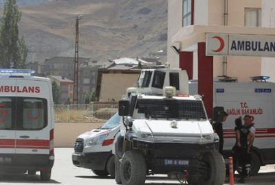 Askerleri taşıyan araç şarampole devrildi: 1 şehit, 2 yaralı