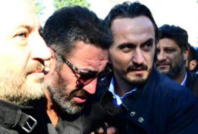 Cenazede selfie çeken kadına kızmıştı, şimdi de takipçisine ayar verdi