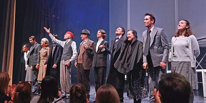 Kürk Mantolu Madonna sahnede