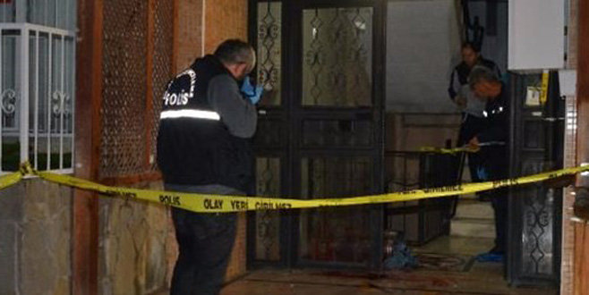 Ayrılma aşamasındaki eşi ve arkadaşları tarafından öldürüldü