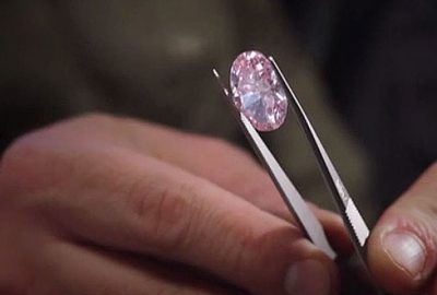 Pembe elmas ‘Picasso’ 27 milyon euroya satıldı