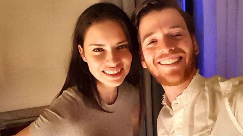 Yazar Metin Hara, model sevgilisi Adriana Lima'nın olduğu bir paylaşımda