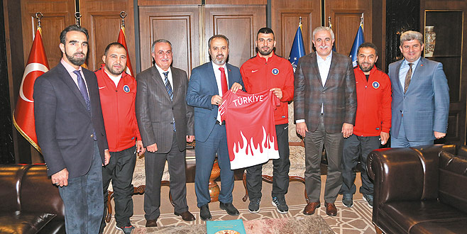 Şampiyona büyük ödül