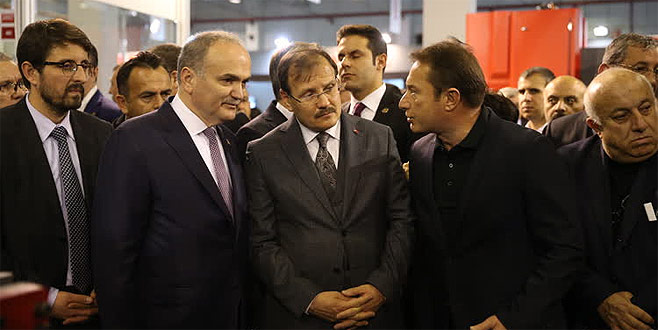 Özlü ve Çavuşoğlu’ndan Bursa Endüstri Zirvesi’ne ziyaret Özlü ve Çavuşoğlu’ndan Bursa Endüstri Zirvesi’ne ziyaret