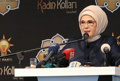 Emine Erdoğan: En büyük tehlike makamların sarhoşluğuna kapılmaktır