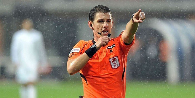 Derbi Halil Umut Meler’in… İşte 33. hafta hakemleri… Süper Lig'in 33. haftasında oynanacak maçları yönetecek hakemler belli oldu.
