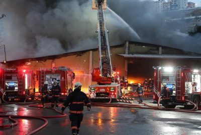 Beyaz eşya deposunda yangın