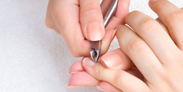 Tırnak diplerinizdeki beyazlıklara dikkatli bakın!