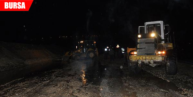 Şiddetli yağış nedeniyle karayolu çöktü