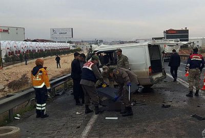 Katliam gibi kaza: 5 ölü, 3 yaralı
