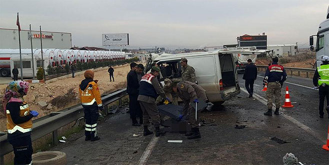 Katliam gibi kaza: 5 ölü, 3 yaralı